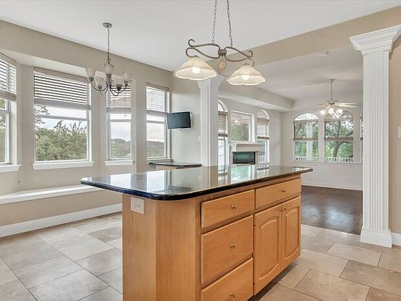3rd image of 5913 Mountain Villa Dr