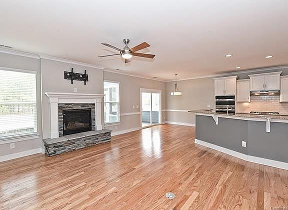 5th image of 5923 McClintock Dr