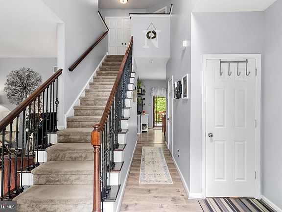3rd image of 39 Spring Rd