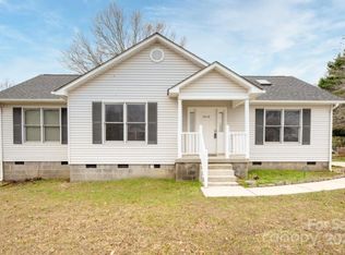 3035 Pratt St, Sharon, SC 29742