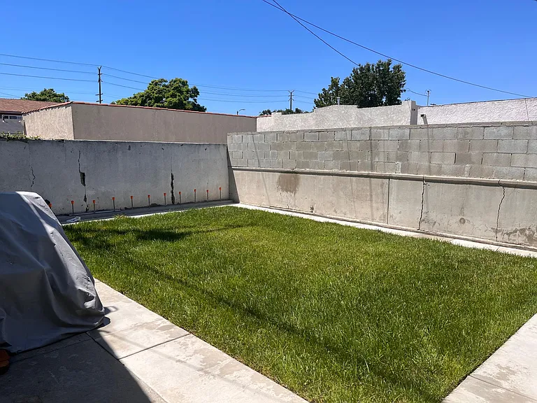 1241 E Michelson St — Photo 4