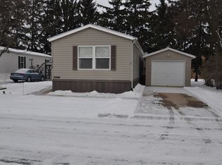 1412 Indigo Dr, Oshkosh, WI 54902