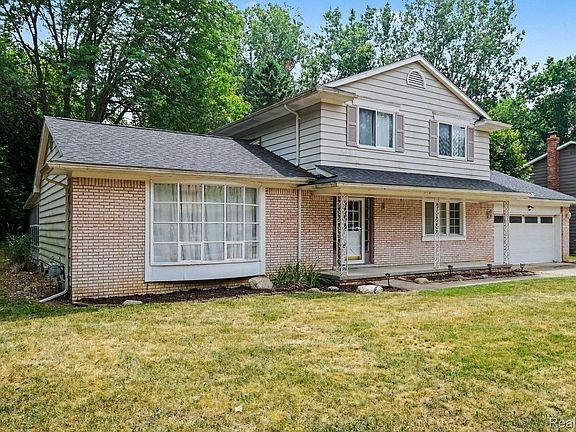 3rd image of 436 Dutch Mill Dr