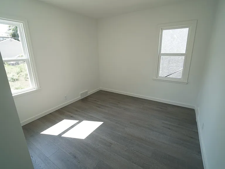 3936 Clinton Ave — Photo 5