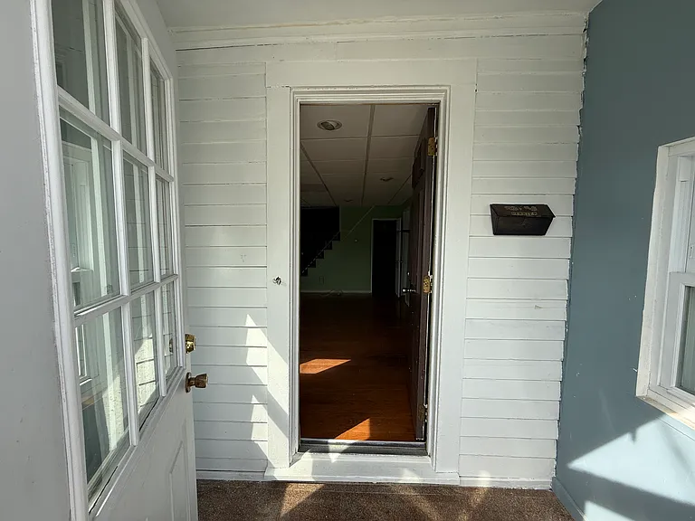 52 Crest Ave — Photo 3