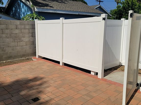 3rd image of 8101 Jumilla Ave #1/2