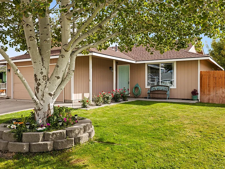 6320 Candlestick Dr — Photo 3