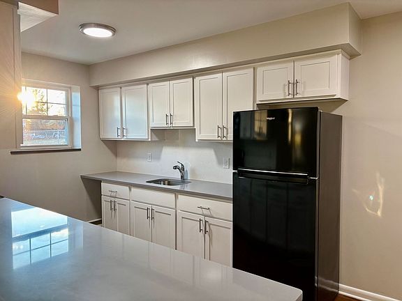 3rd image of 661 Mohawk Ave APT C2