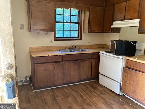 4th image of 119 W Garner St