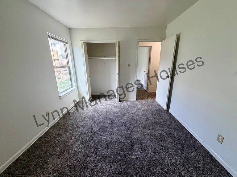 611 W 5th St — Photo 9