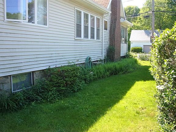 3rd image of 339 Essex St