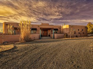 8 Camino De Rey Cir, Santa Fe, NM 87506