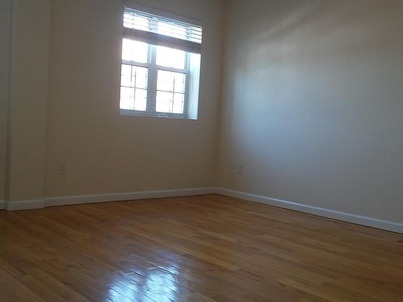 4th image of 9125 175th St #1