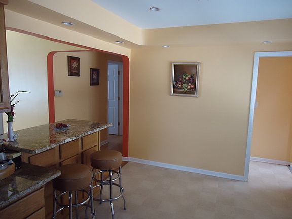 4th image of 8821 N Oswego Ave