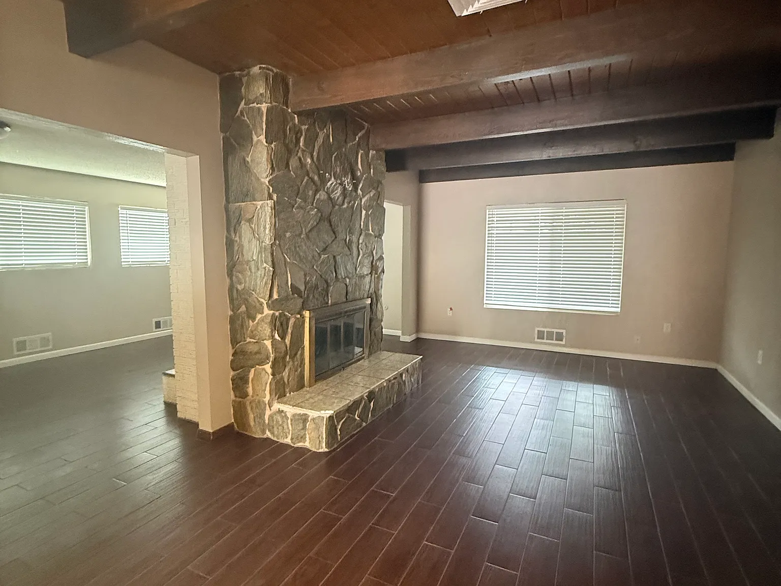3 bed, 1904 sqft, $2,500 — Photo 4
