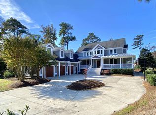 1044 Martins Point Rd, Kitty Hawk, NC 27949