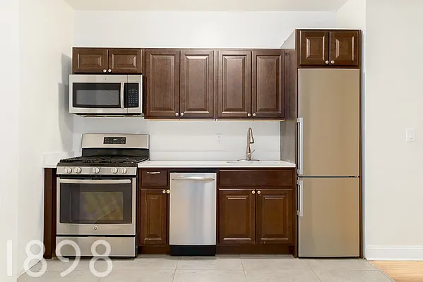 Rented by A&E Real Estate Management | media 7