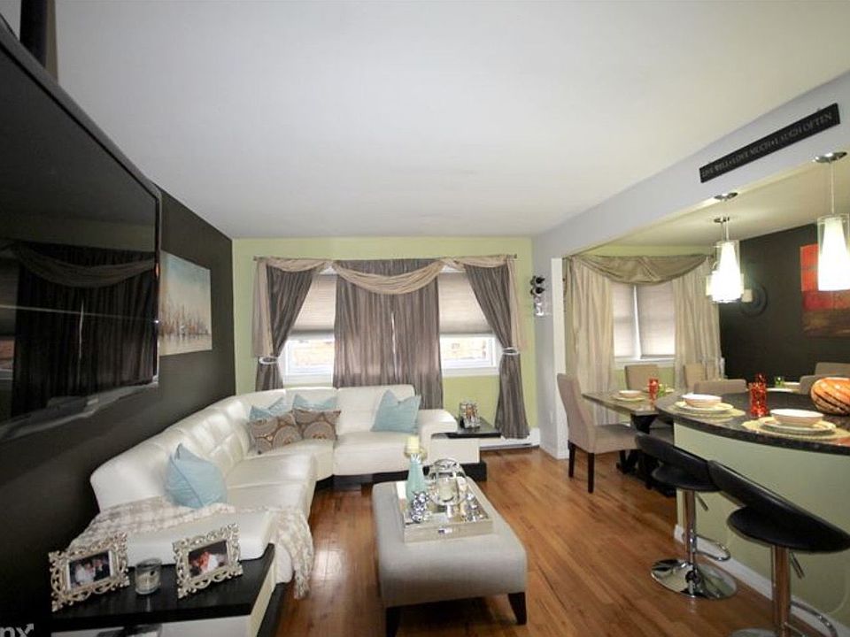 1st image of 2801 Newtown Ave #3