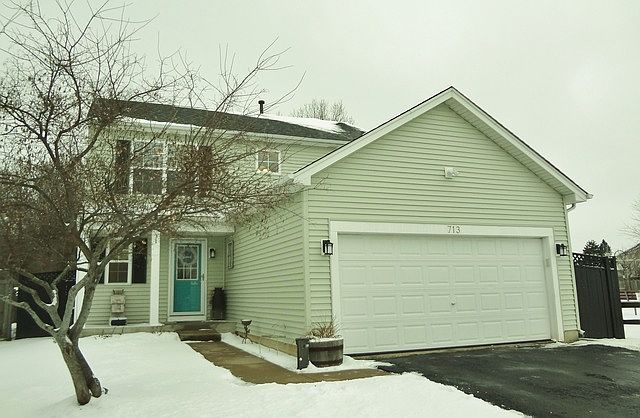 1st image of 713 W Huron Hills Trl