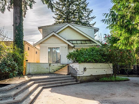 4th image of 5833 Macdonald St