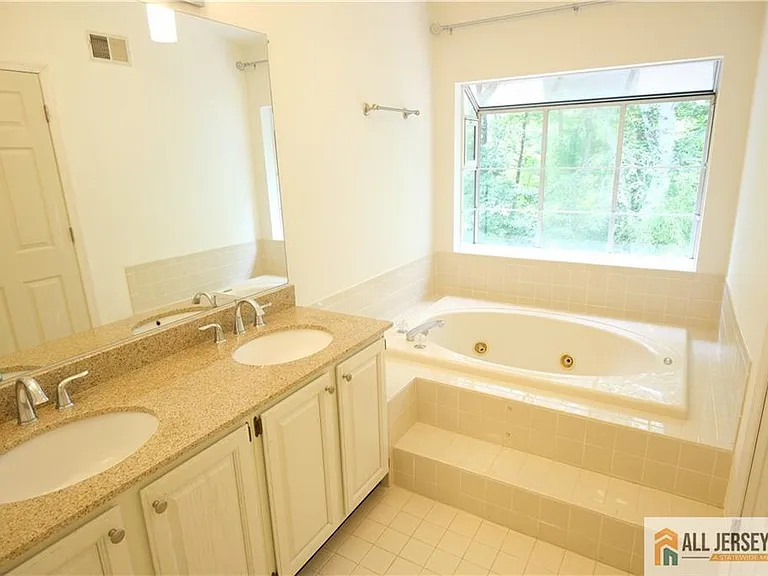 56 Coriander Dr — Photo 15