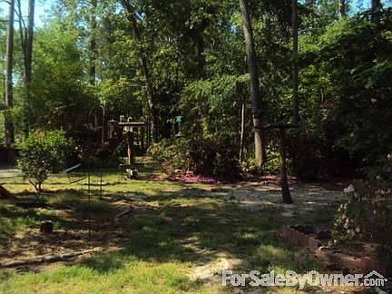 4th image of 810 Pine Alley Dr