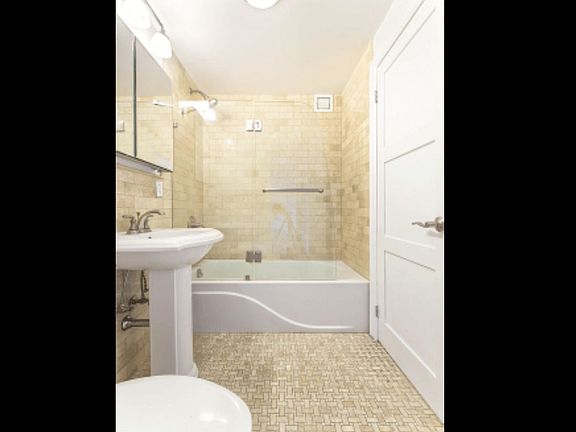 5th image of 70 W 93rd St #7025G