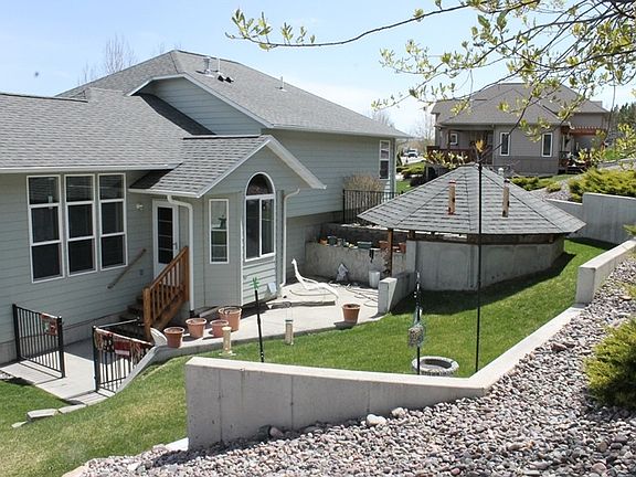 5th image of 5851 Prospect Dr