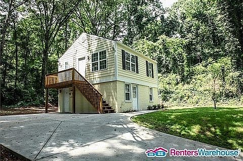 2nd image of 3223 Altacrest Dr #B