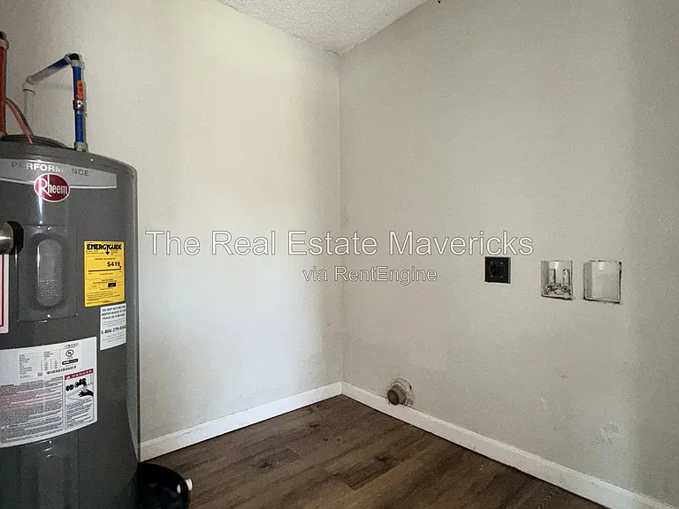 46 Trinity Rd #1 — Photo 21