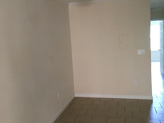 3rd image of 925 Cleveland St Unit 114