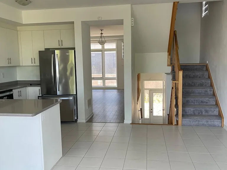 801 Heathrow Path N — Photo 14