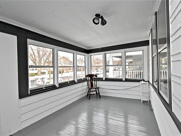 2nd image of 34 Cheltenham Dr