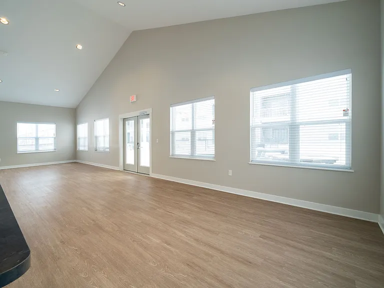 4-web-or-mls-2111-heyboer-dr_12092024