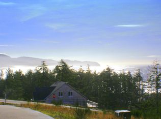 228 W Trillium Dr, Tillamook, OR