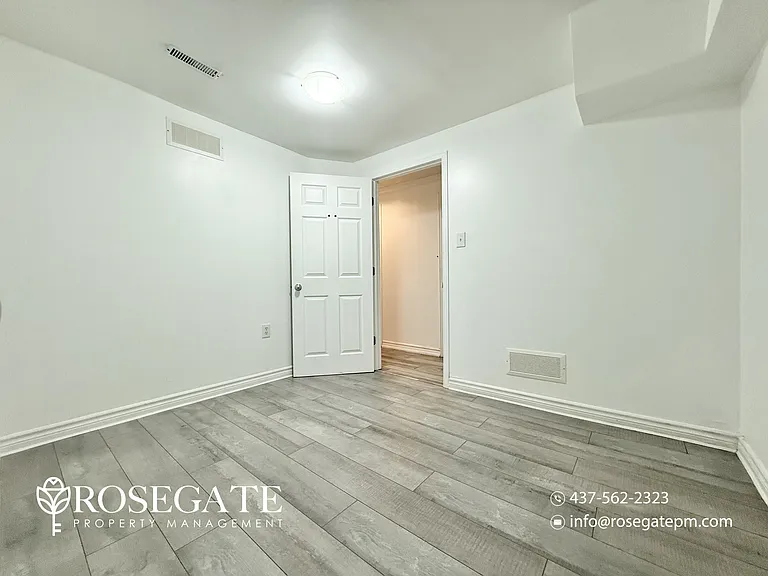 109 Rotary Dr — Photo 9