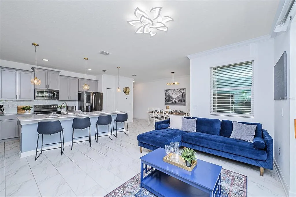 4 bed, 3.0 bath, 1914 sqft, $3,100 — Photo 4