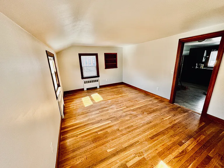 10 Thompson St #2 — Photo 5