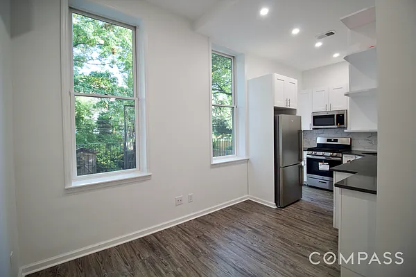 Rented by Compass | media 28