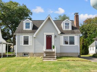 7 Hadik Parkway, Norwalk, CT 06854