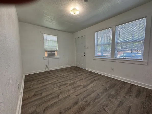 1115 Elgin St, Corpus Christi, TX 78405