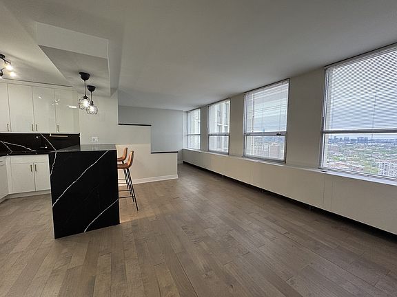4th image of 2626 N Lakeview Ave #30103010