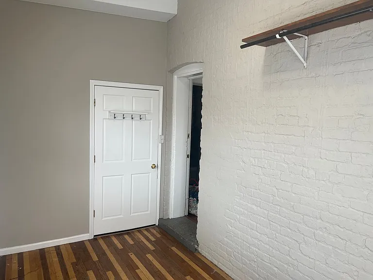 3100 N Western Ave — Photo 8