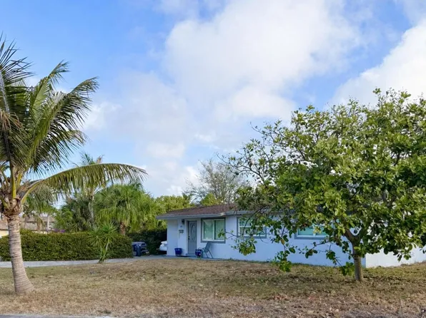 855 Date Palm Dr, Lake Park, FL 33403
