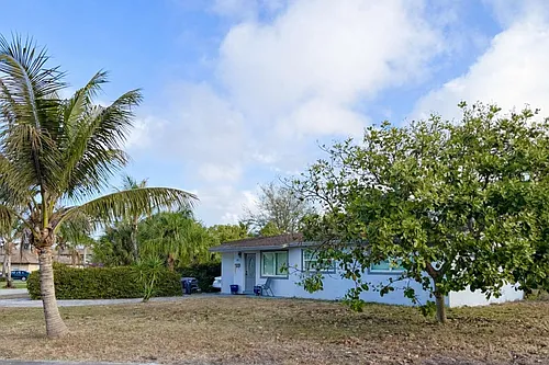 855 Date Palm Dr Photo 1