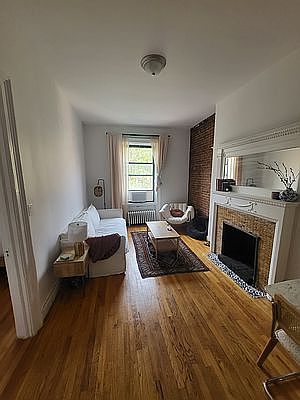 4th image of 124 W 81st St APT 8