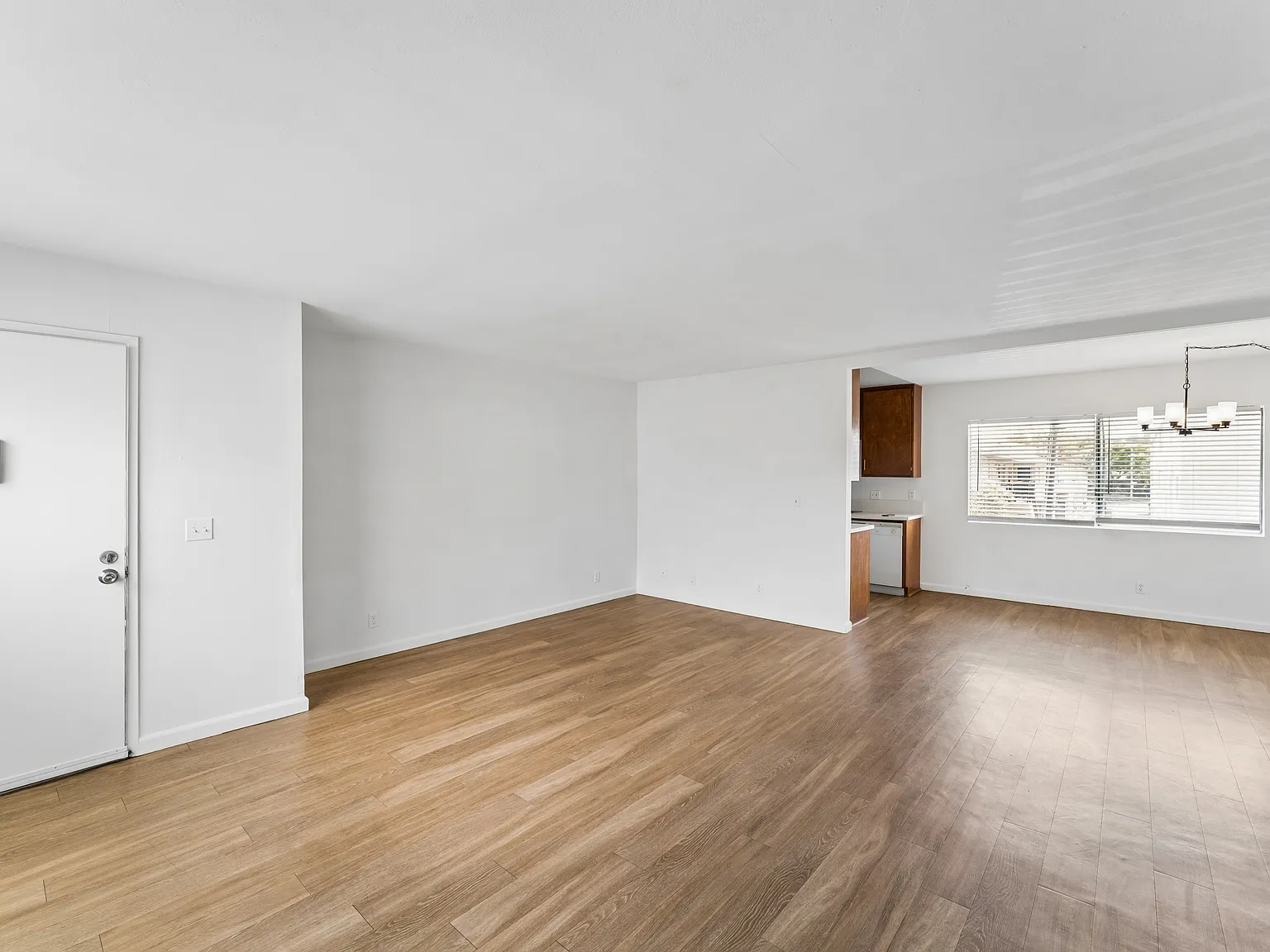 2 bed, 985 sqft, $2,500 — Photo 4