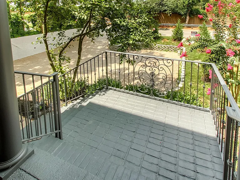 410 Lancaster Ave — Photo 4