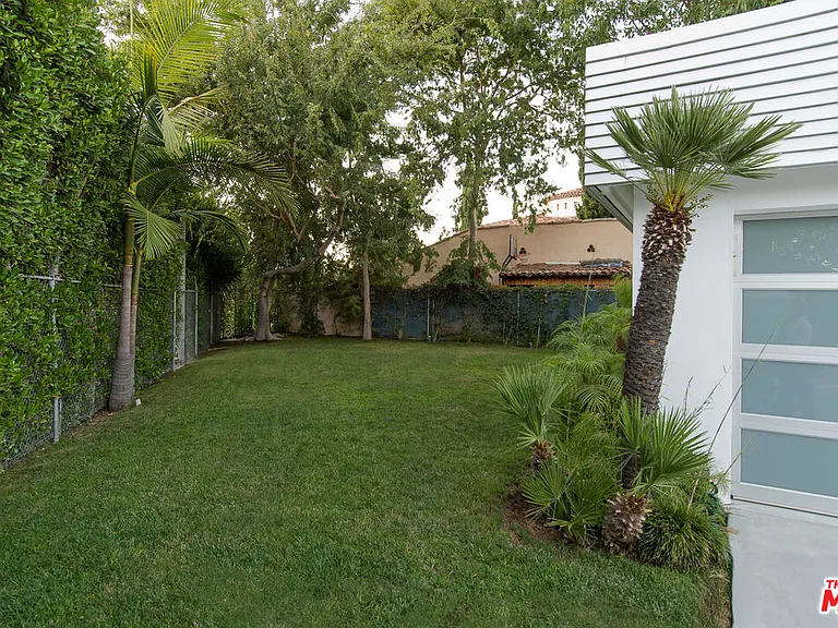 1466 N Bel Air Rd — Photo 31