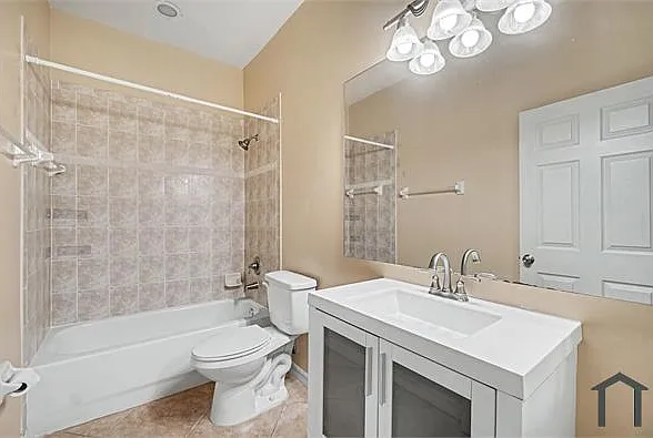 627 SW 47th Ter — Photo 17